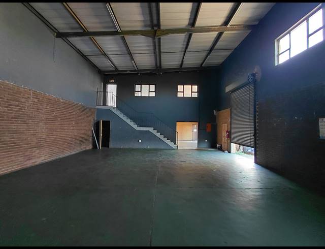 186M² WAREHOUSE TO LET IN CLAYVILLE